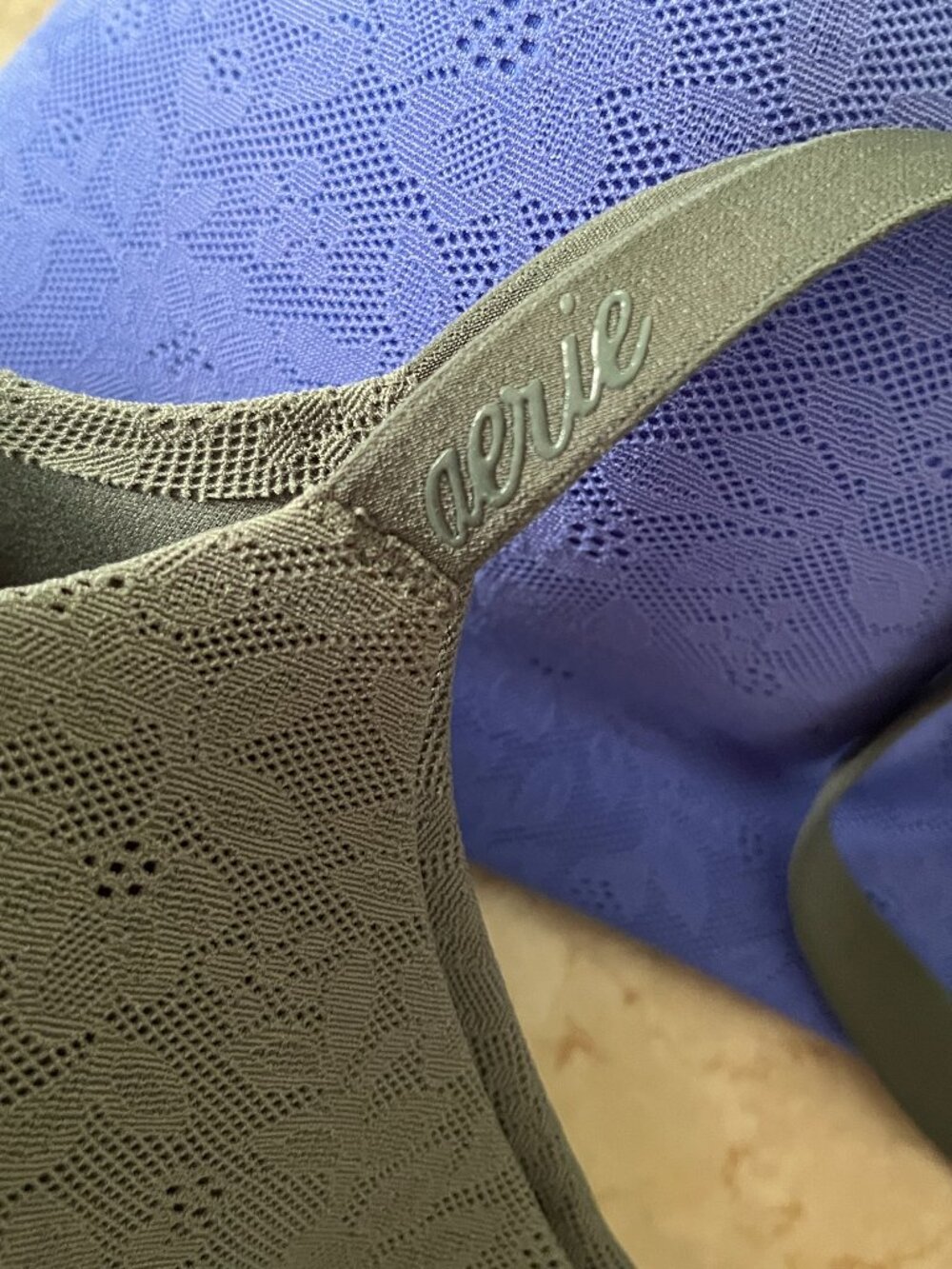 Pair of Aerie Smoothez Sz M Wireless Seamleas Bralettes Blue and Green - Picture 9 of 10